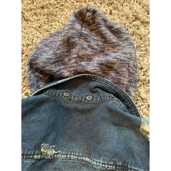 79 Free People Distressed Knit Denim Jean Jacket blue Indie Wash sz M BOHO - Picture 8 of 9